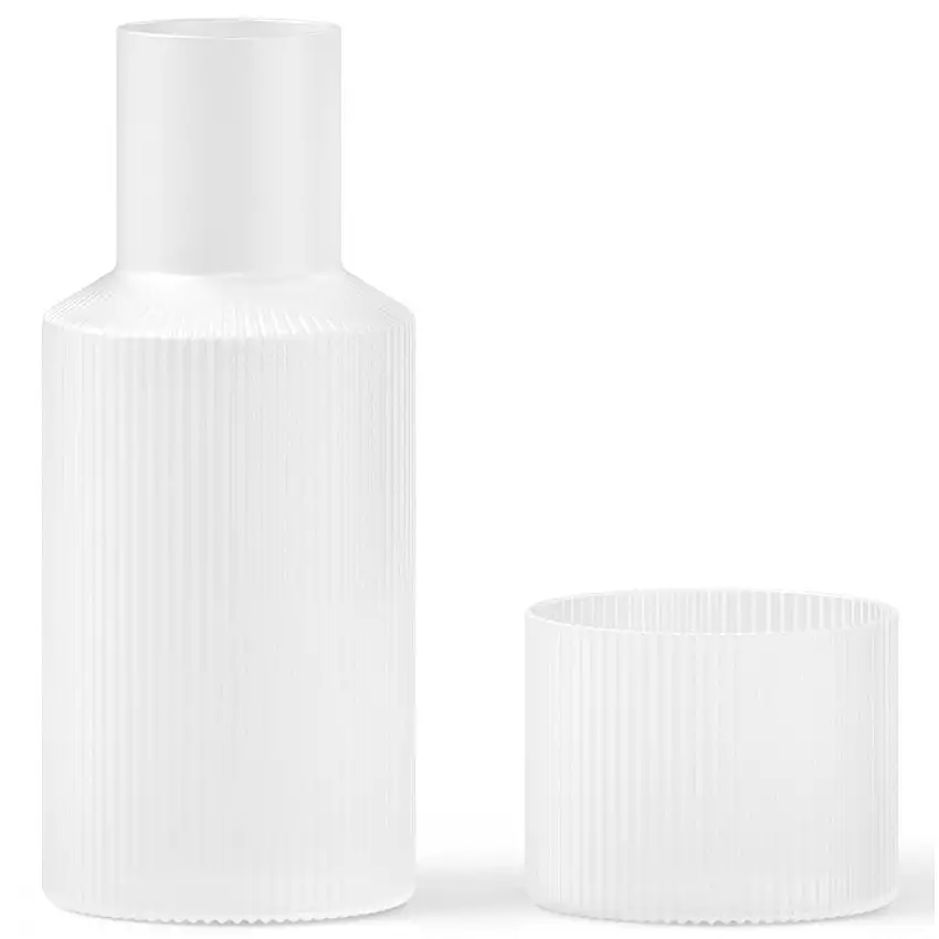 263166_caraffa-dell-acqua-ripple-500-ml-con-bicchiere-bianco-vetro-ferm-living-1