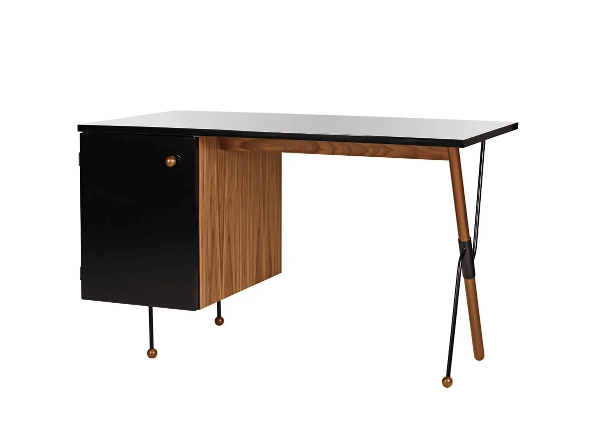 gubi-62-desk-grossman-1