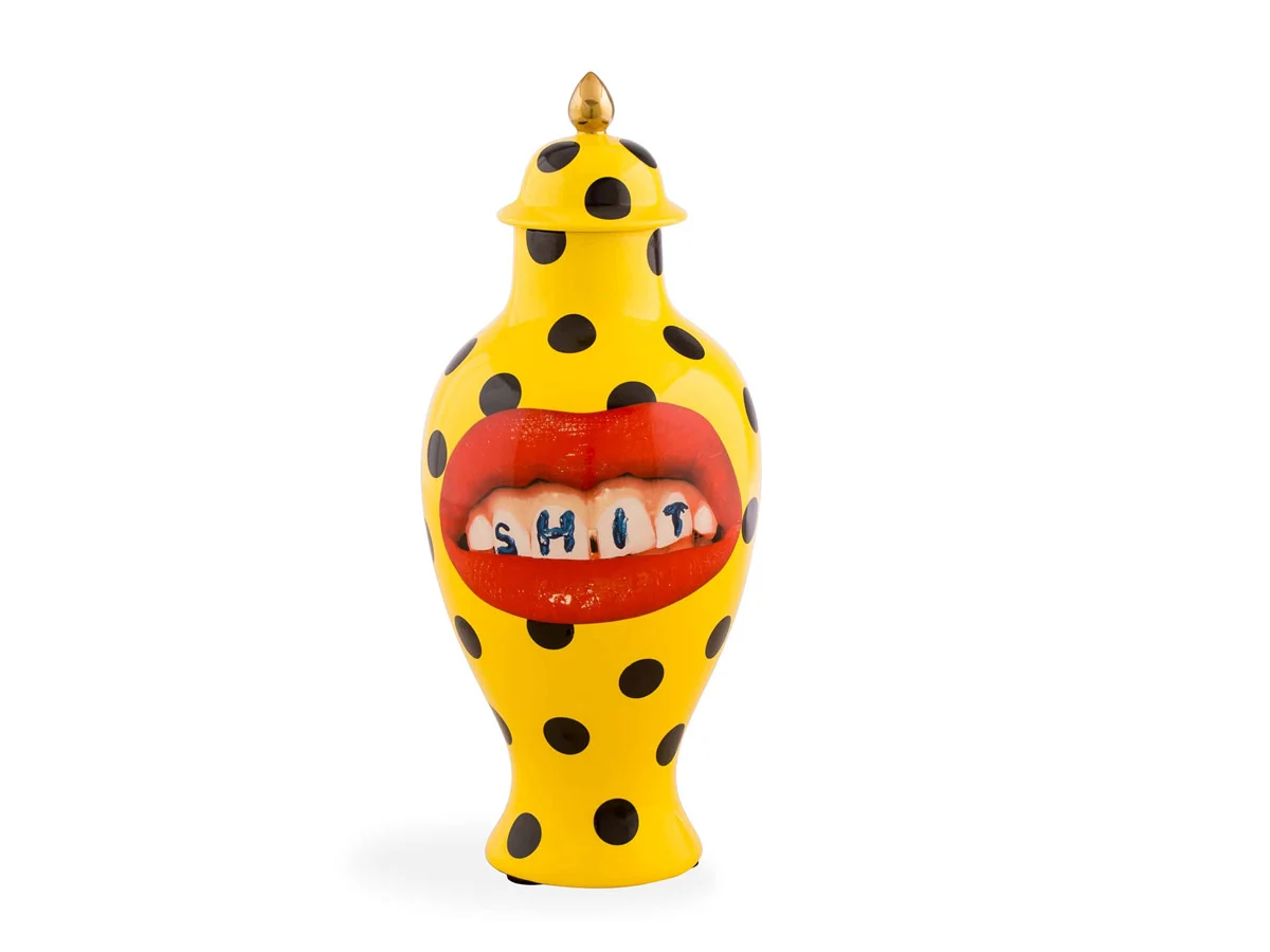 seletti-vase-toiletpaper-shit-1