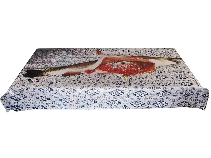 toiletpaper-fish-tablecloth-seletti-1